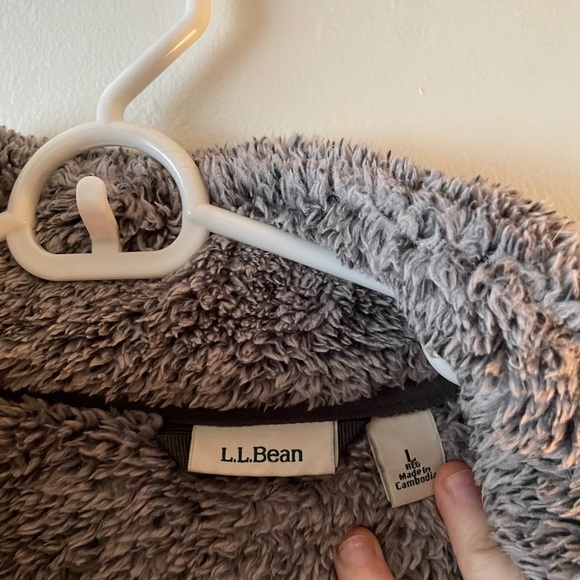 L.L. Bean Fleece Pullover - Picture 4 of 5